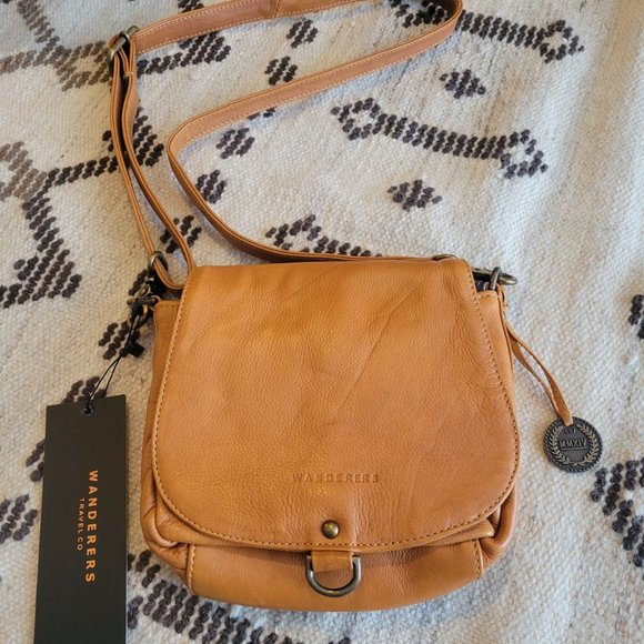 Wanderer's Travel Co Handbags - Wanderer's Travel Co "Salzburg" Tan Leather Crossbody Bag - BNWT